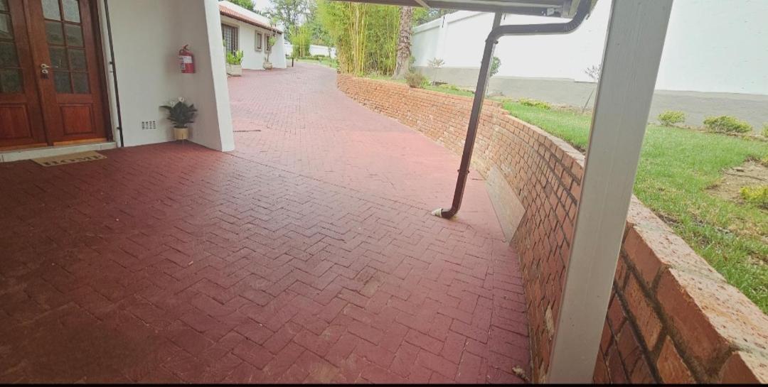 Bryanston Cottage