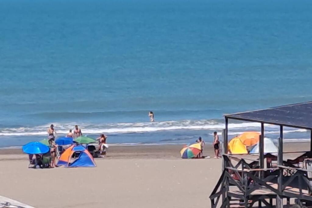 Cómodo dúplex frente al mar