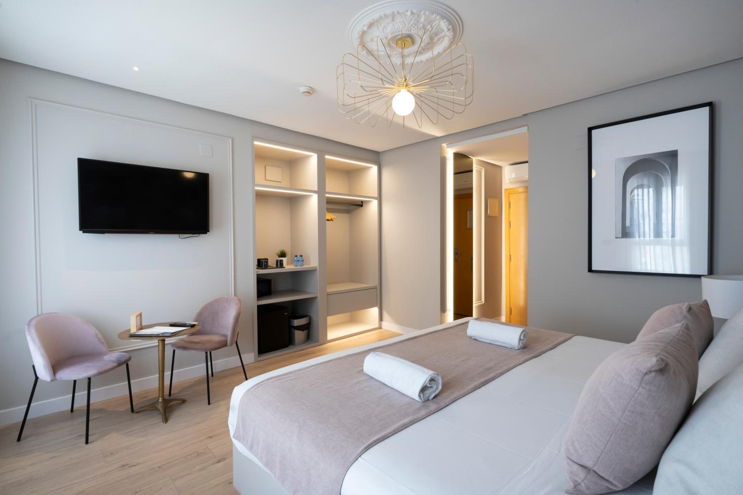 YOU & CO. J. Botánico Boutique en Valencia — hotel room