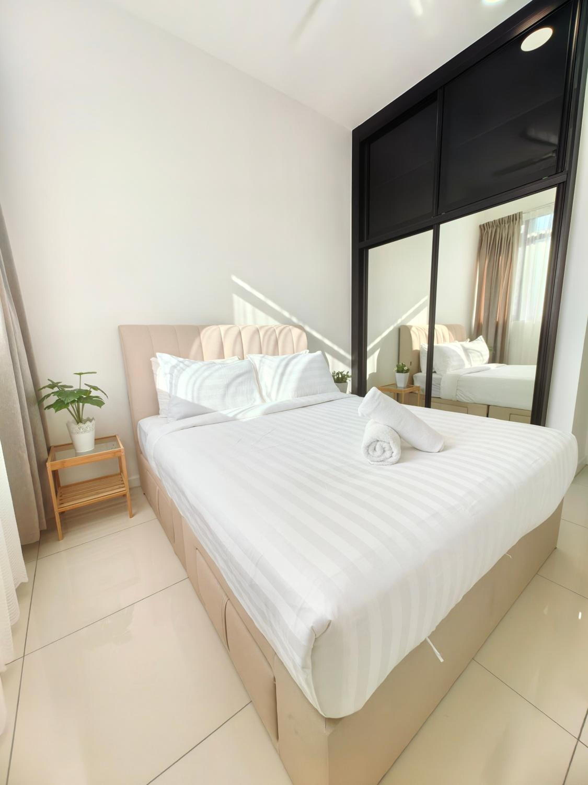 Chambers Residence KLCC By Purple Orchid