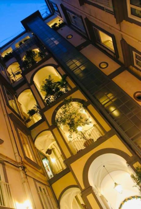 Re Gallo Luxury apartment Plebiscito in Via Chiaia