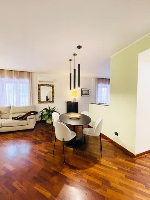 Re Gallo Luxury apartment Plebiscito in Via Chiaia