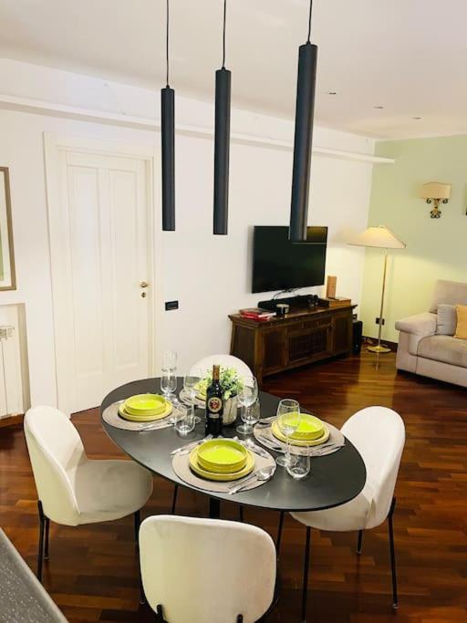 Re Gallo Luxury apartment Plebiscito in Via Chiaia