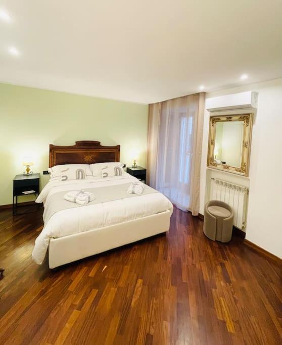 Re Gallo Luxury apartment Plebiscito in Via Chiaia