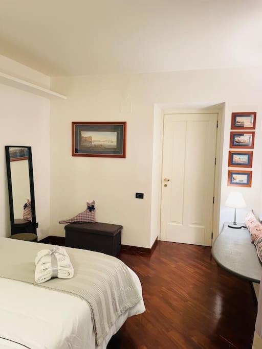 Re Gallo Luxury apartment Plebiscito in Via Chiaia