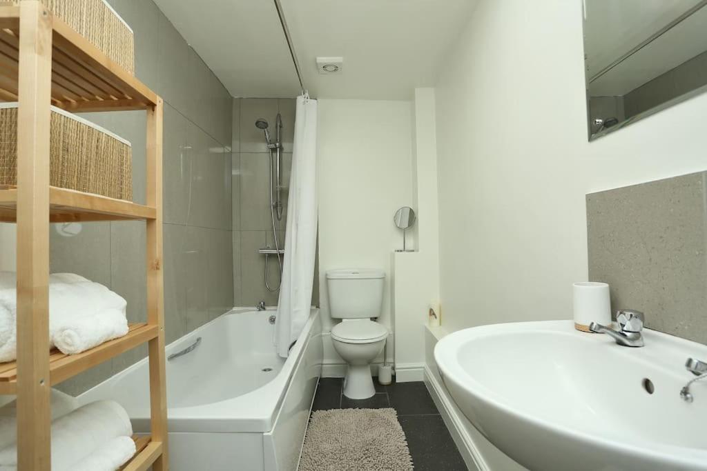 Apartment in the heart of Cheltenham/ Parking