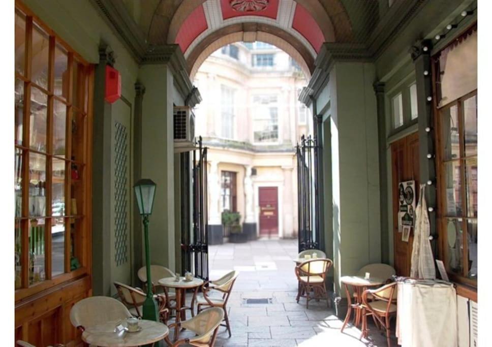 Apartment in the heart of Cheltenham/ Parking