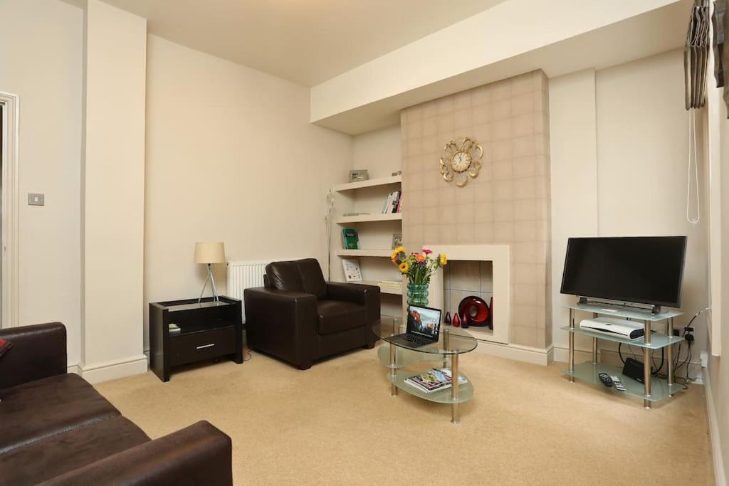 Apartment in the heart of Cheltenham/ Parking