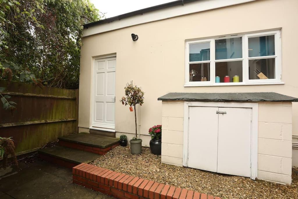 Apartment in the heart of Cheltenham/ Parking
