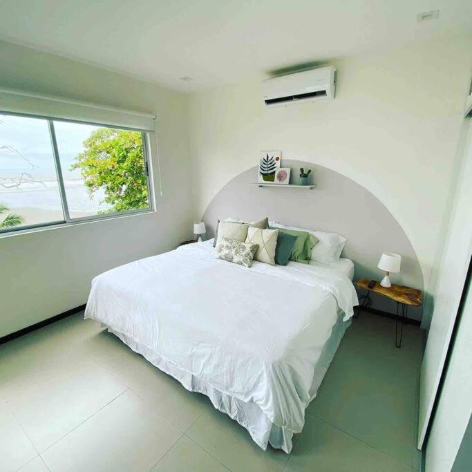 Amazing New Beach Front Condo