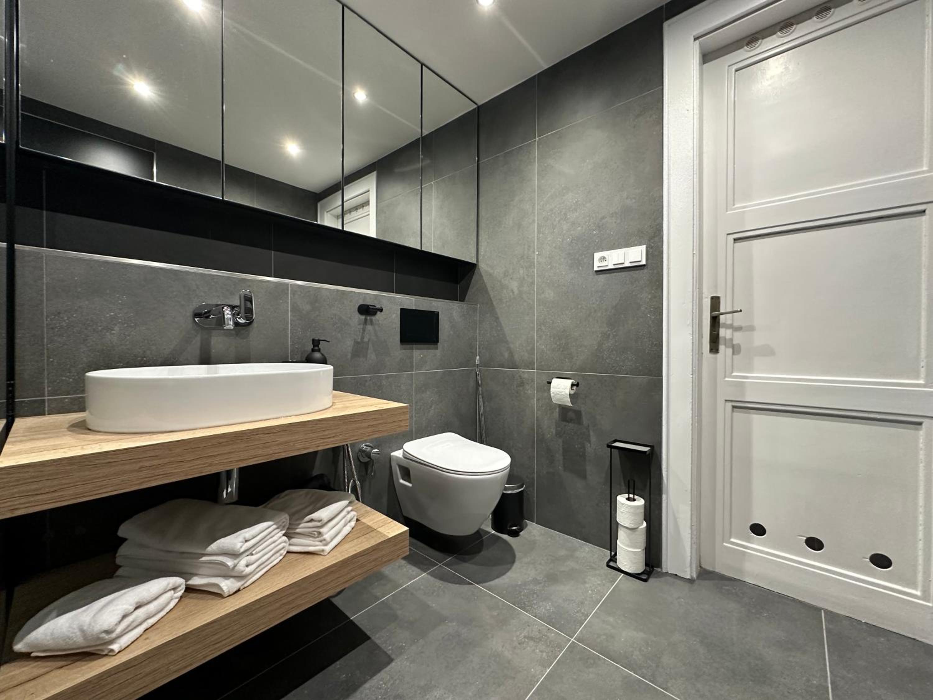 Botanique Rooms with Sauna by Homester