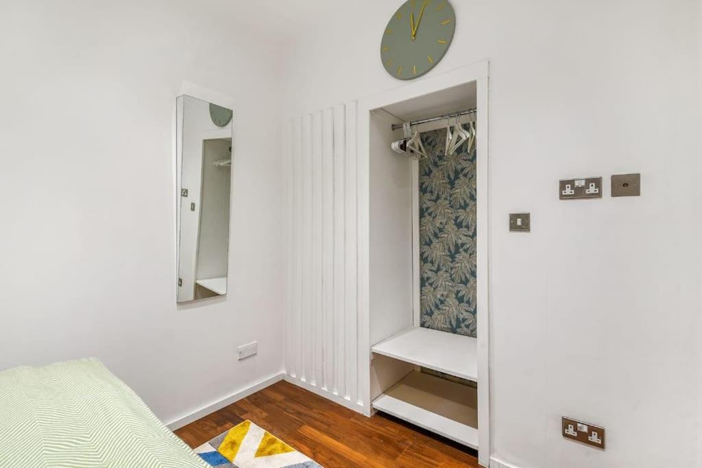 2BR London Basement Flat 13 min walk to Edgware Road & 6mins walk to Marble Arch Station, free Wi-Fi