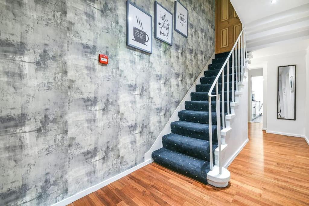2BR London Basement Flat 13 min walk to Edgware Road & 6mins walk to Marble Arch Station, free Wi-Fi