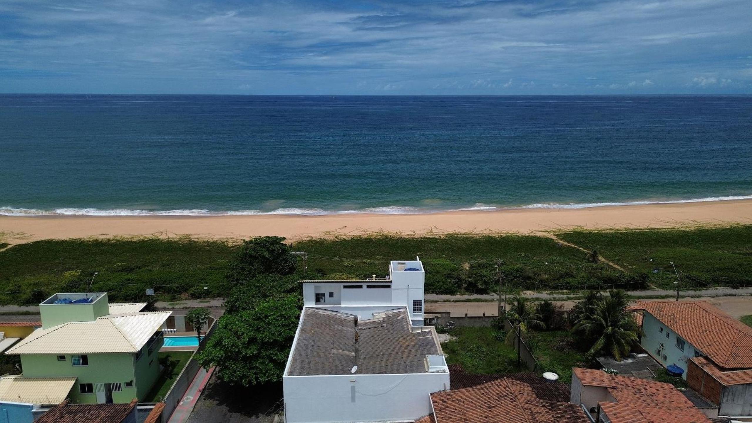 Apto 2Q completo em frente a praia Ponta da Fruta