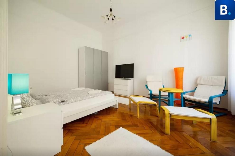 Jókai Apartment view 5