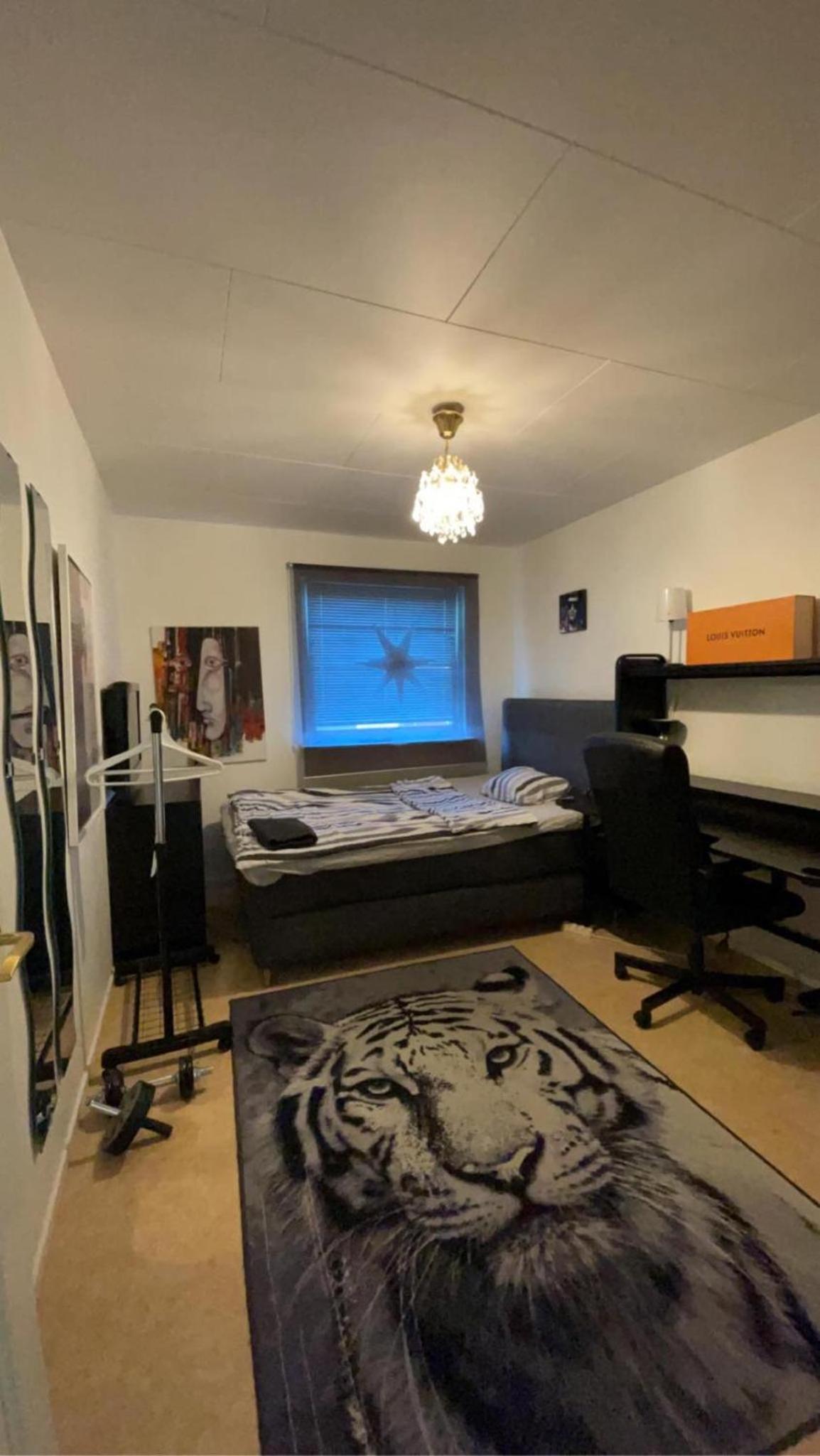 Stort tre plans hus i Vallentuna