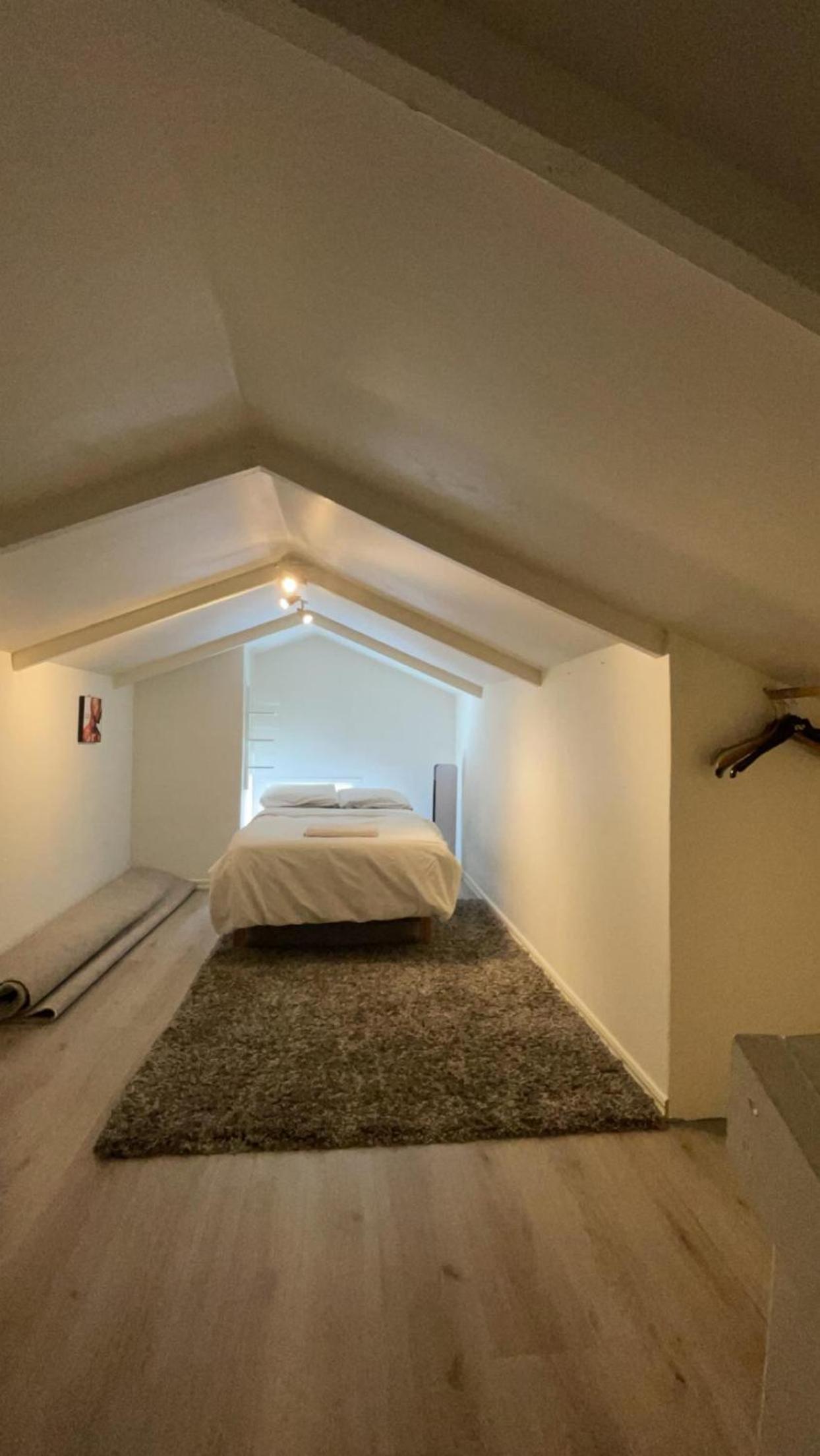 Stort tre plans hus i Vallentuna