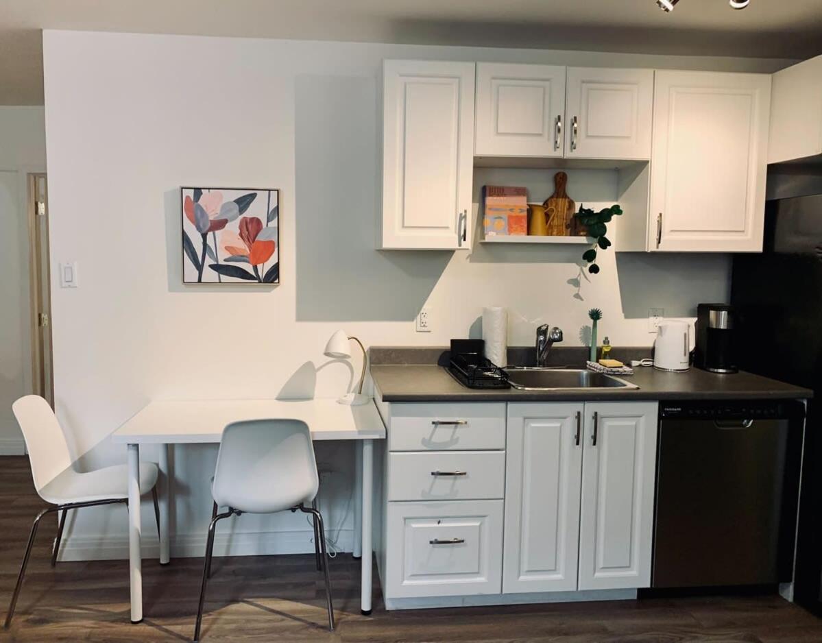 Stylish Apt #1, Central Location