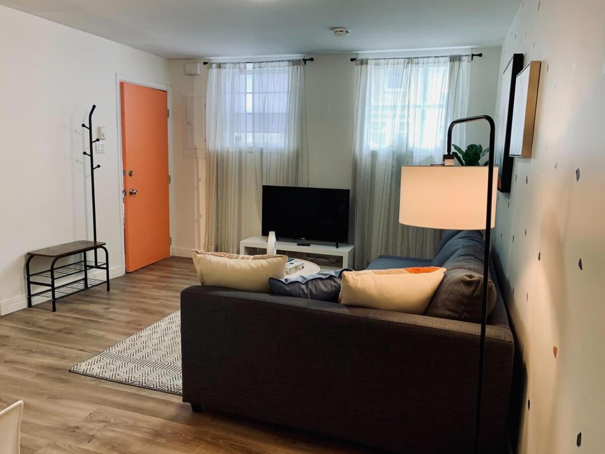 Stylish Apt #1, Central Location