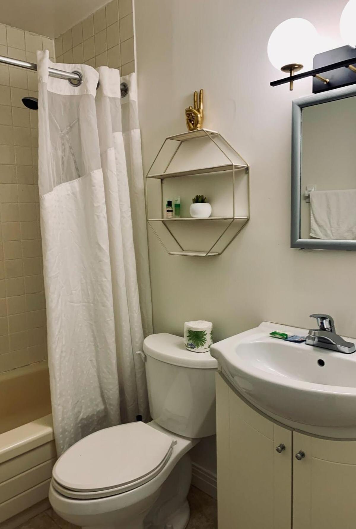 Stylish Apt #1, Central Location