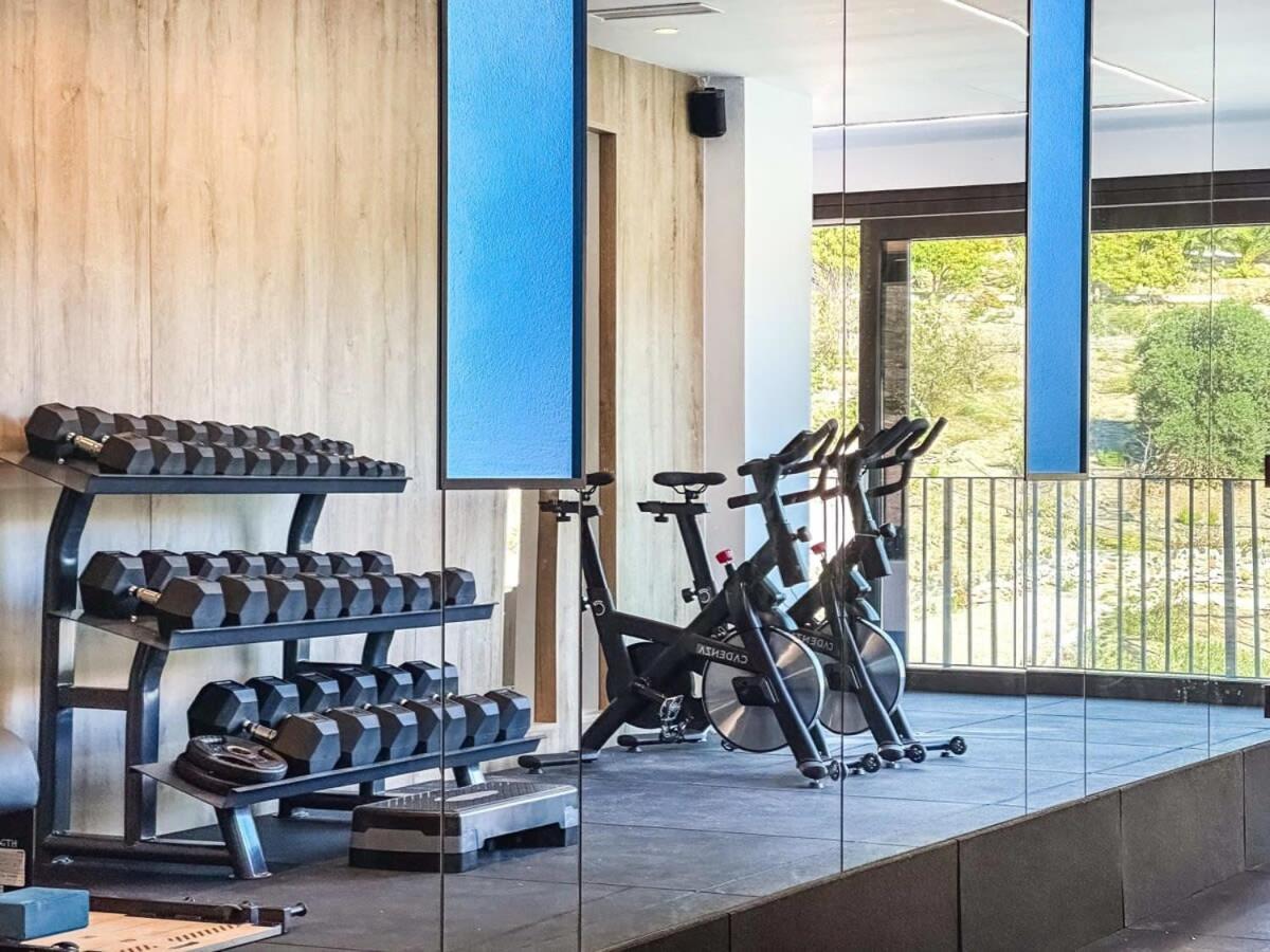 Villa Paraiso w parking gym pool lounge cinema
