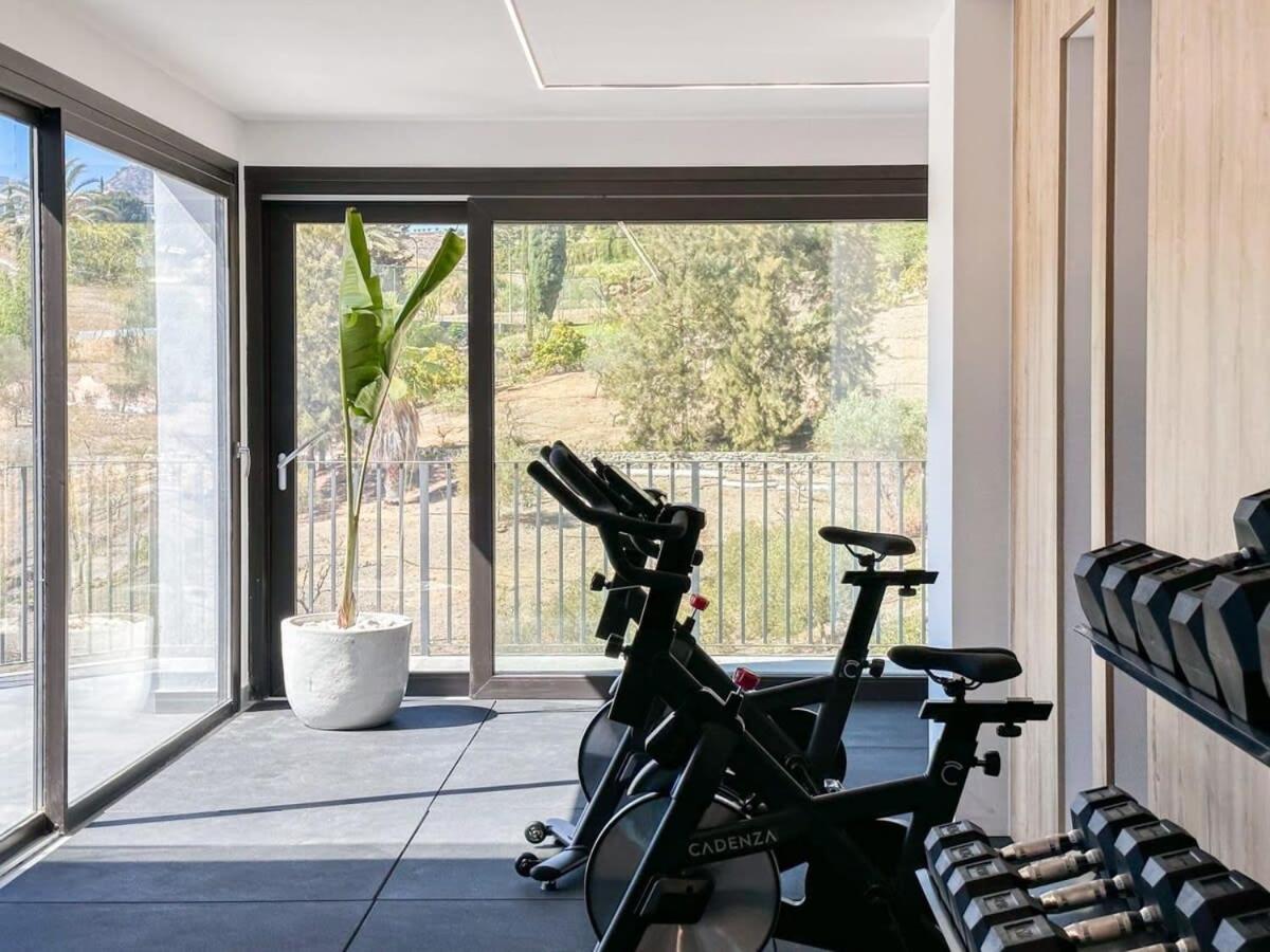 Villa Paraiso w parking gym pool lounge cinema
