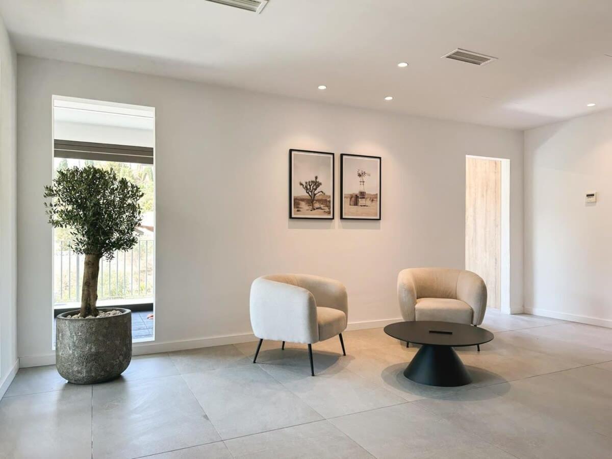 Villa Paraiso w parking gym pool lounge cinema