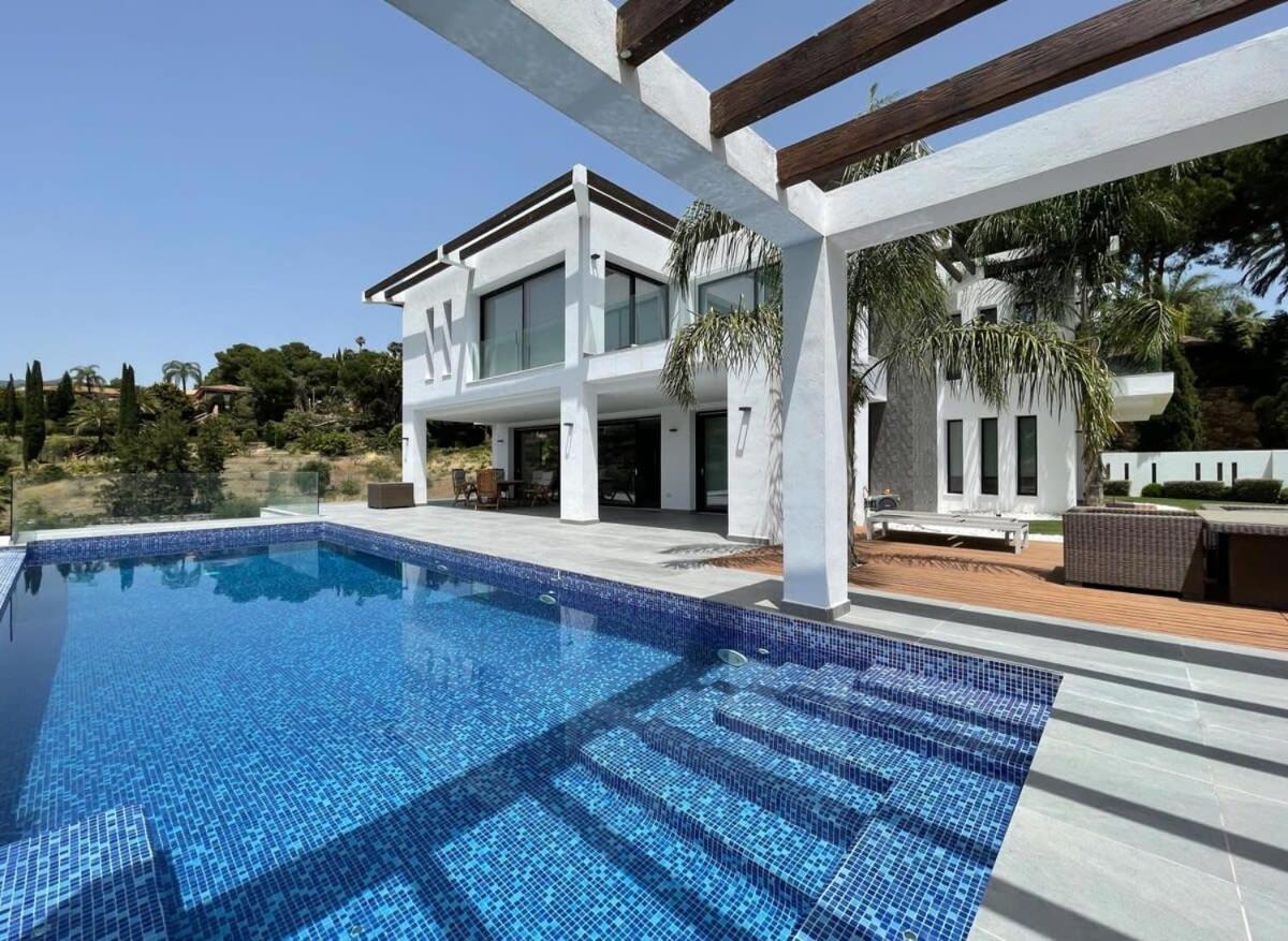 Villa Paraiso w parking gym pool lounge cinema