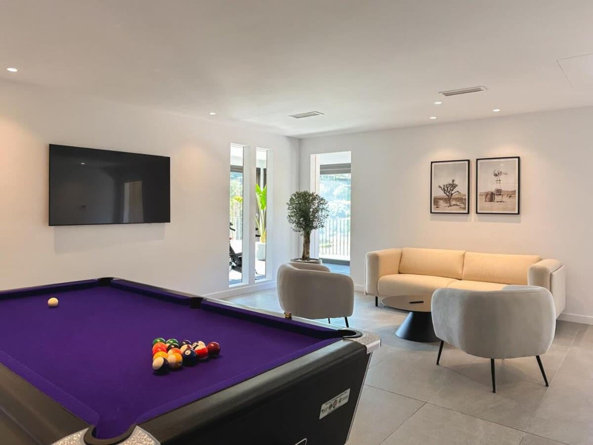 Villa Paraiso w parking gym pool lounge cinema