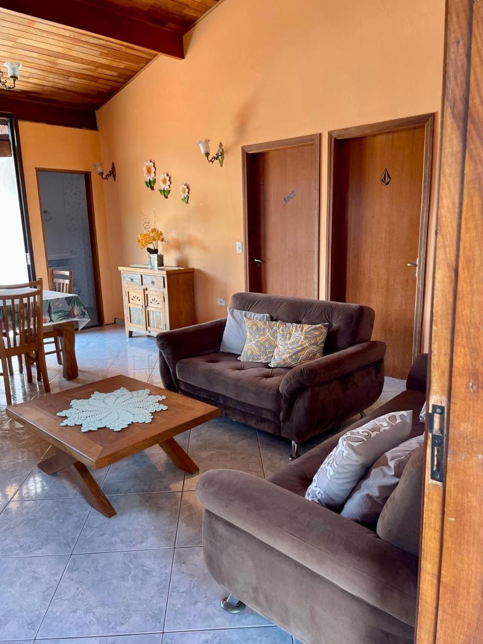 Casa em Ilhabela com piscina