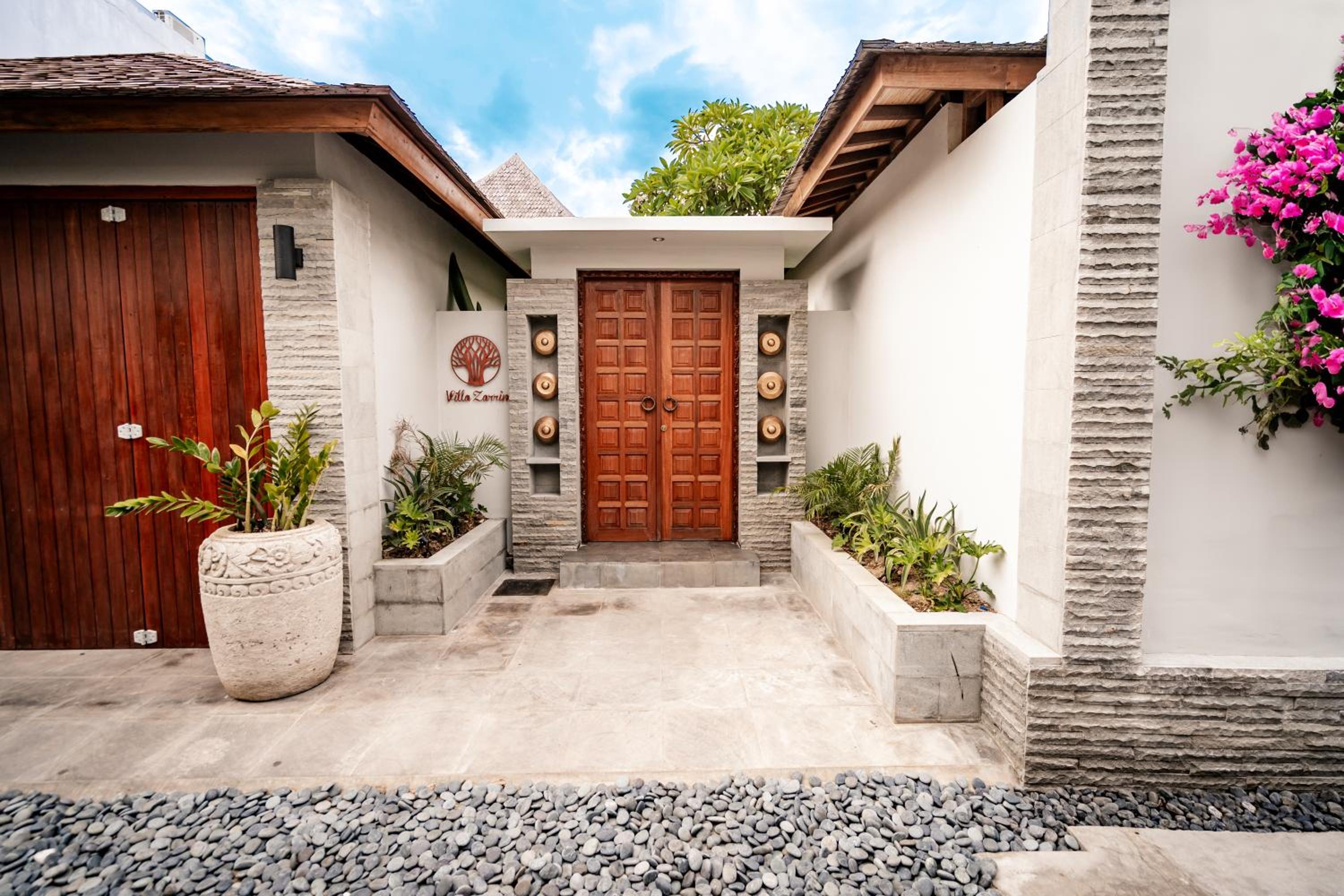 Hotel Villa Zarrin Seminyak Bali Luxury 3 bedroom villa - Image 1