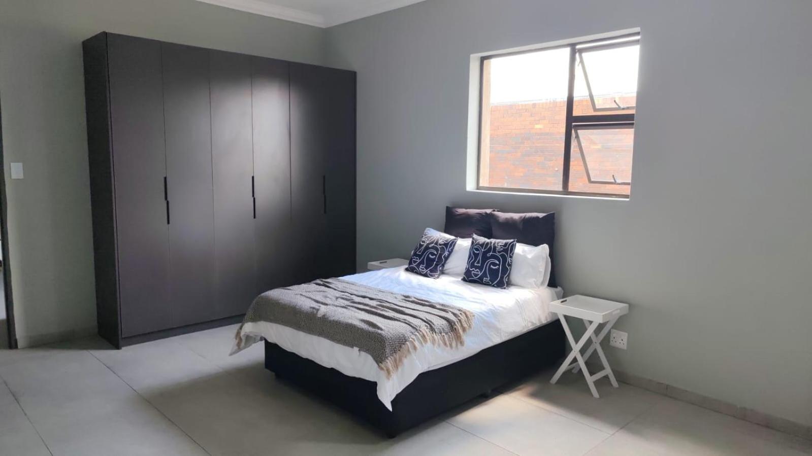 Johannesburg Vacations - Quillan's Corner - Property Image 3