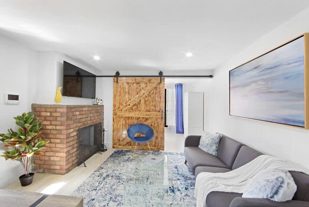 75-5C 3BR LUXURY Duplex BRAND NEW W&D Elevator