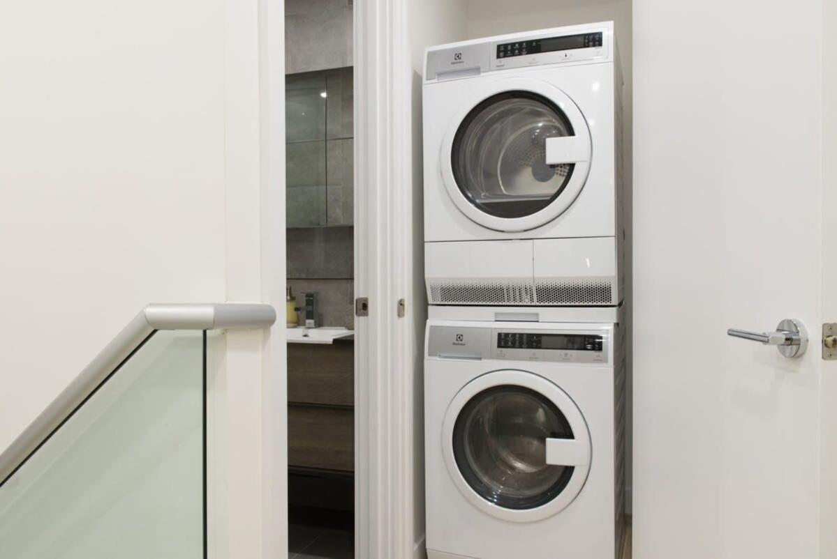 75-3B 3BR Luxury duplex BRAND NEW &D Elevator