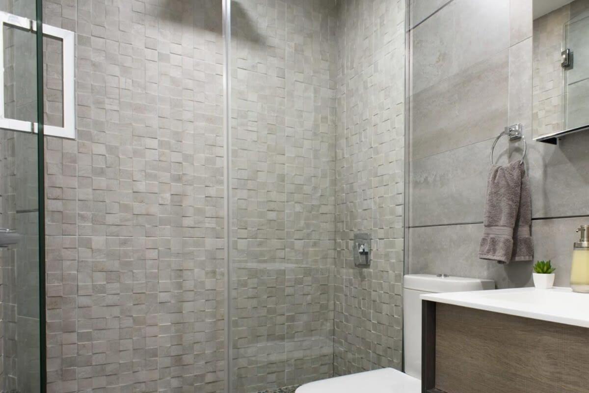 75-3B 3BR Luxury duplex BRAND NEW &D Elevator