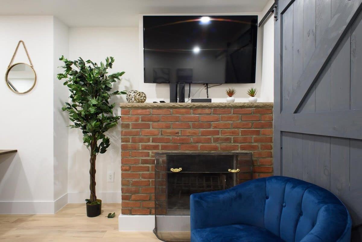 75-5A Luxury 3BR Duplex W D in unit Elevator