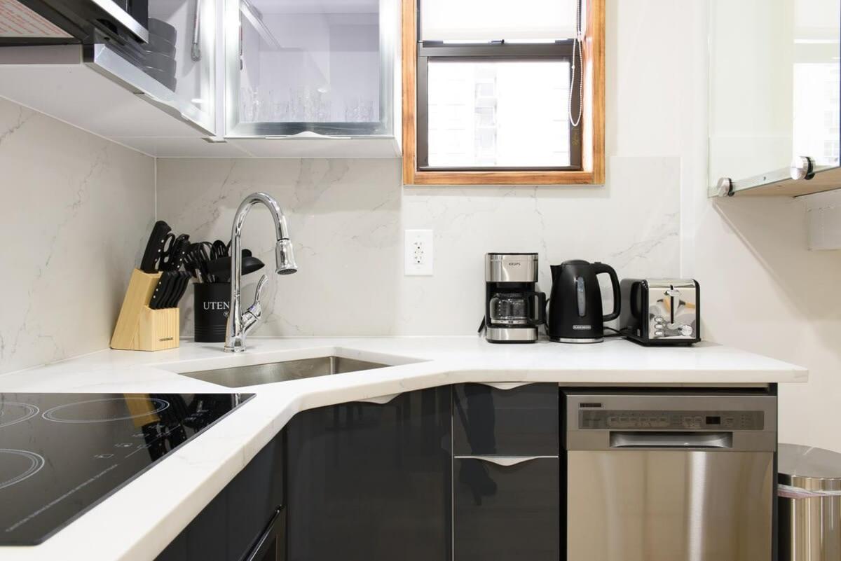75-5A Luxury 3BR Duplex W D in unit Elevator