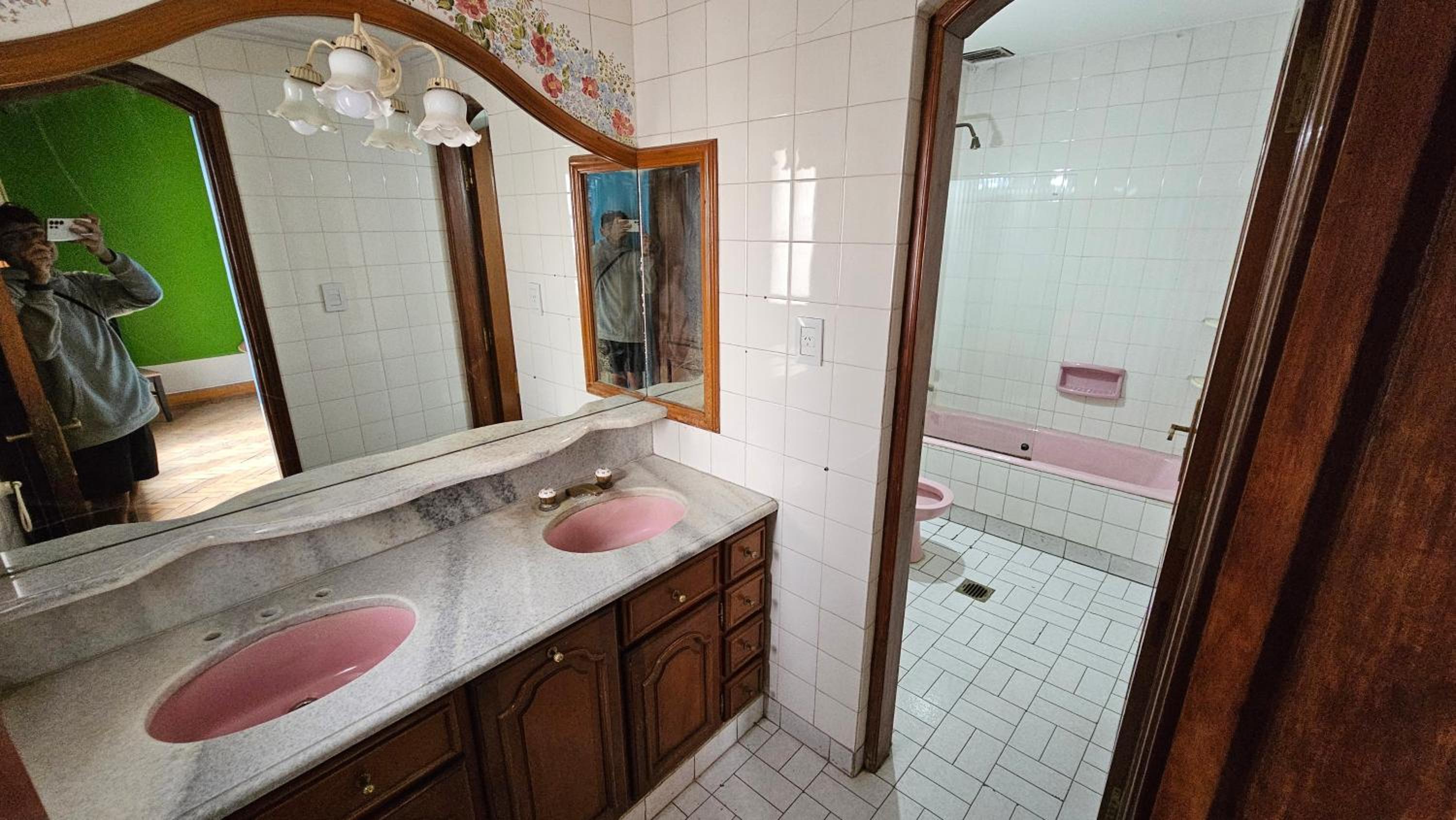 Valhalla Hostel & Suites