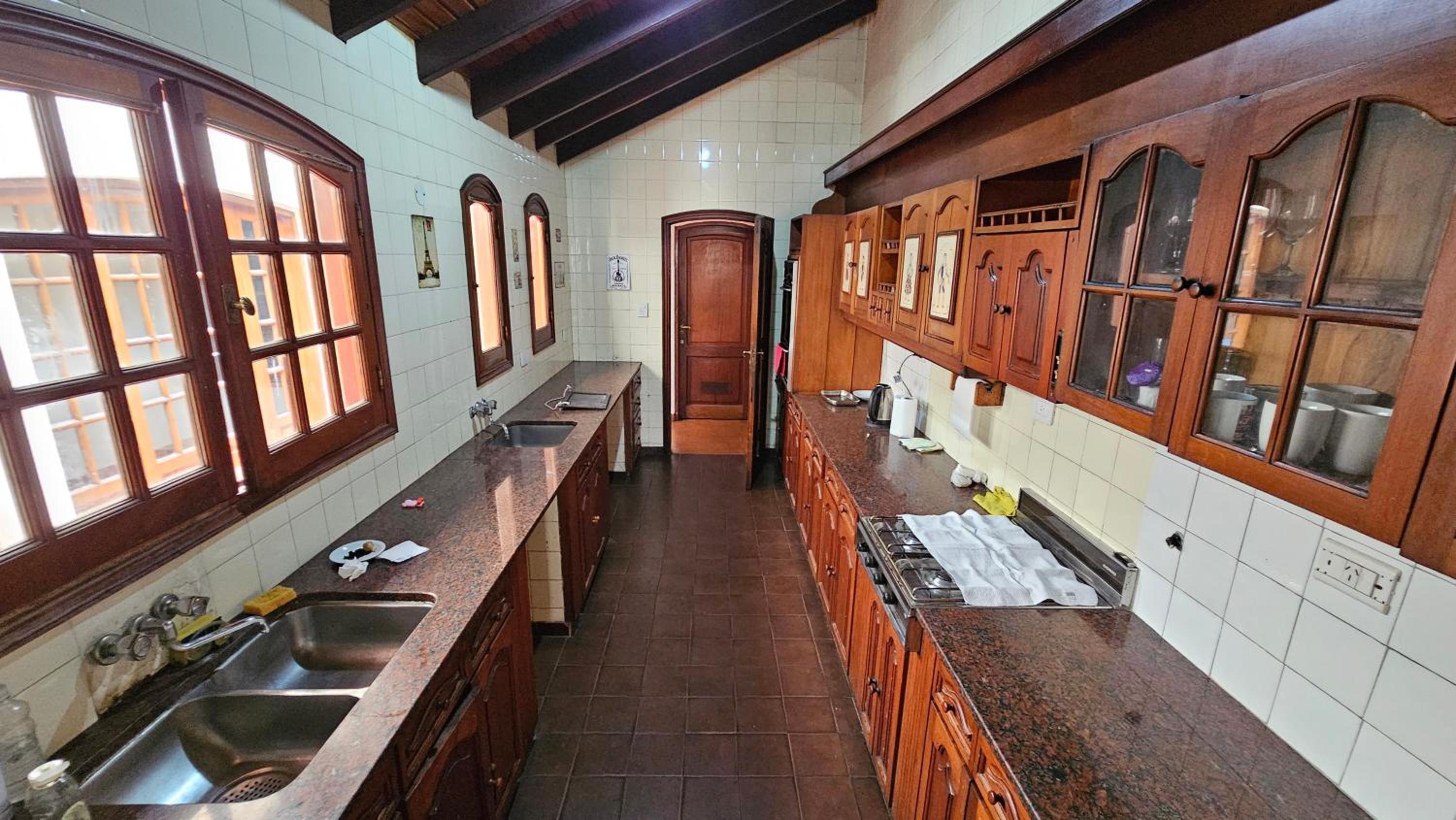 Valhalla Hostel & Suites