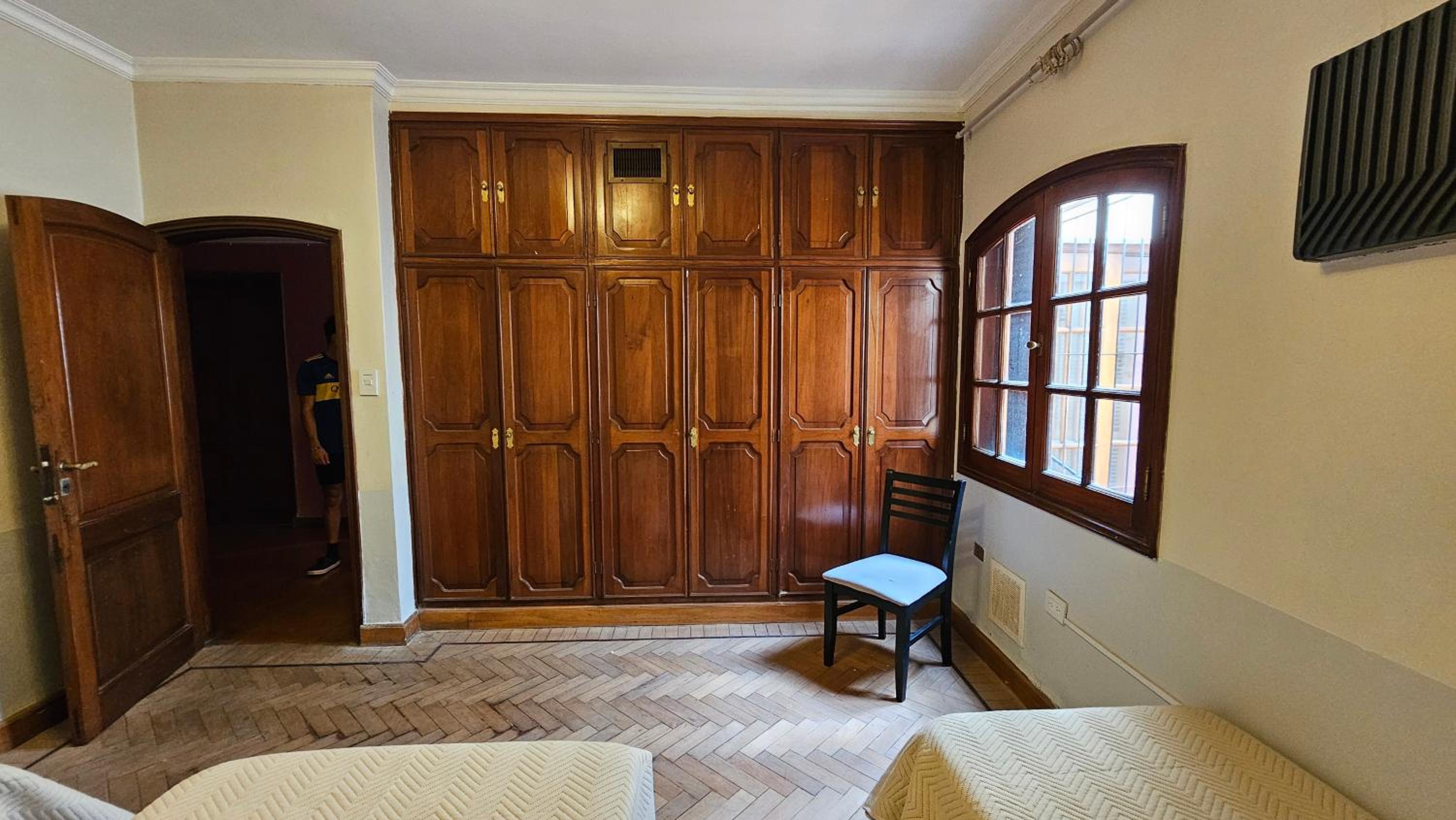 Valhalla Hostel & Suites