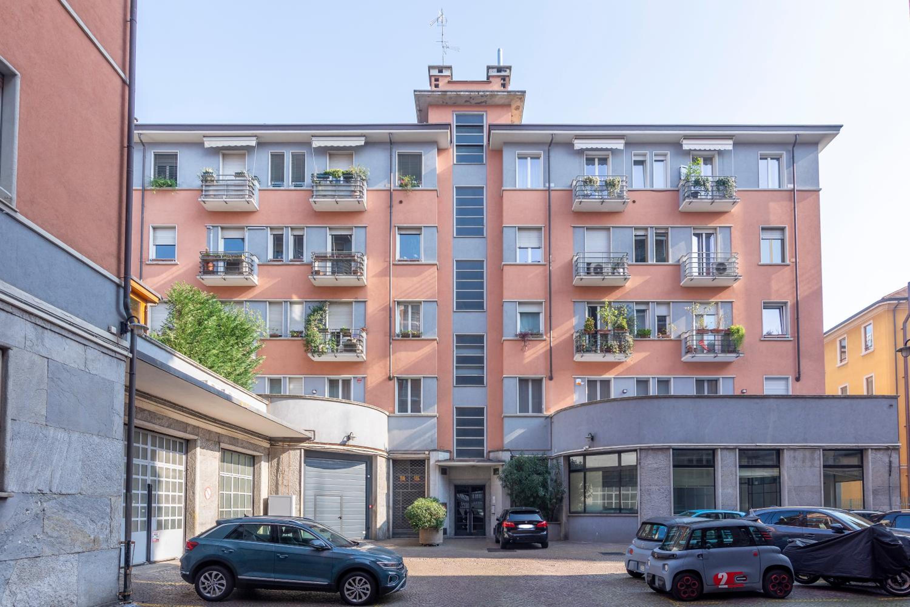At Home - Turati/Porta Nuova Apartment