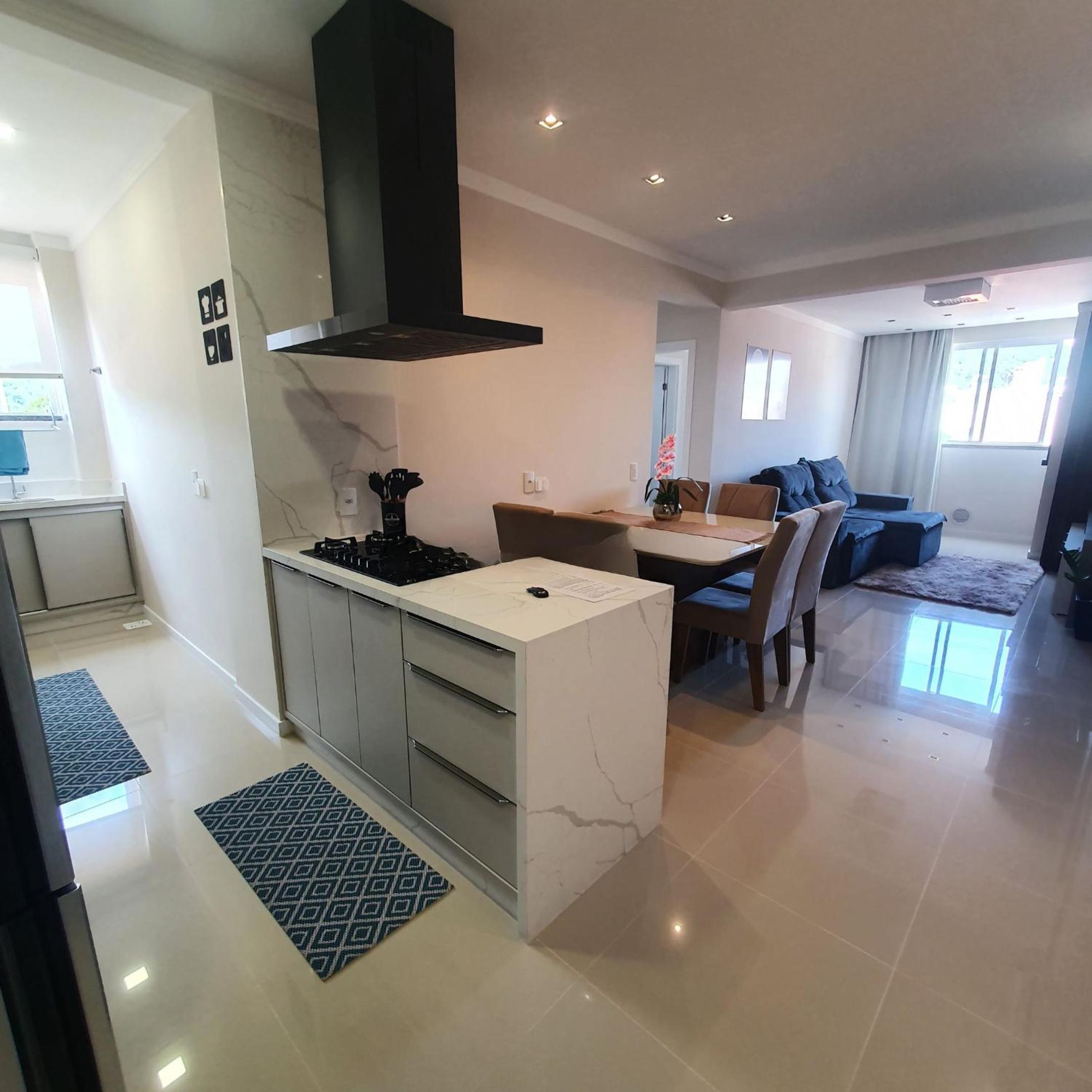 Apartamento de Luxo com Piscina em Bombinhas