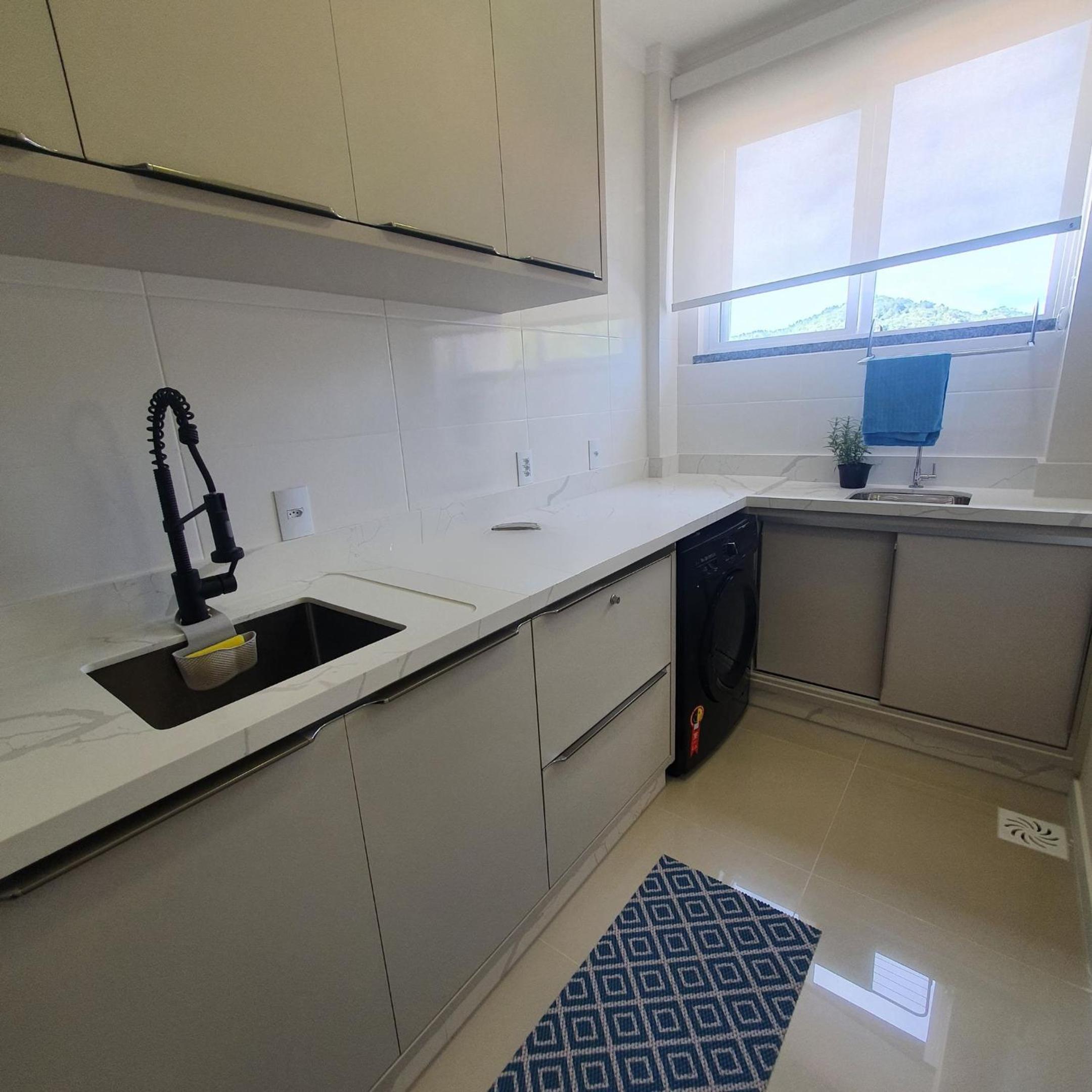 Apartamento de Luxo com Piscina em Bombinhas