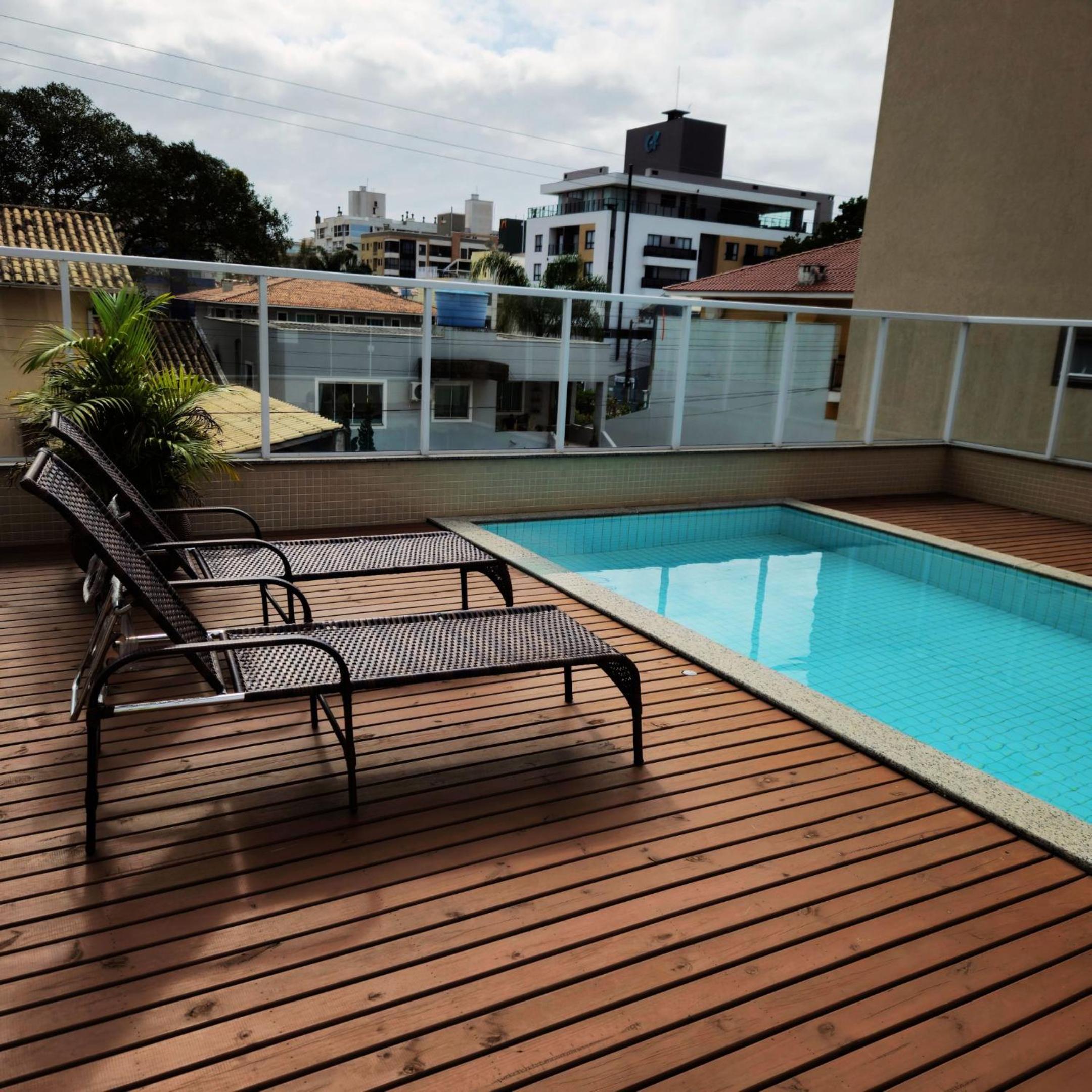 Apartamento de Luxo com Piscina em Bombinhas