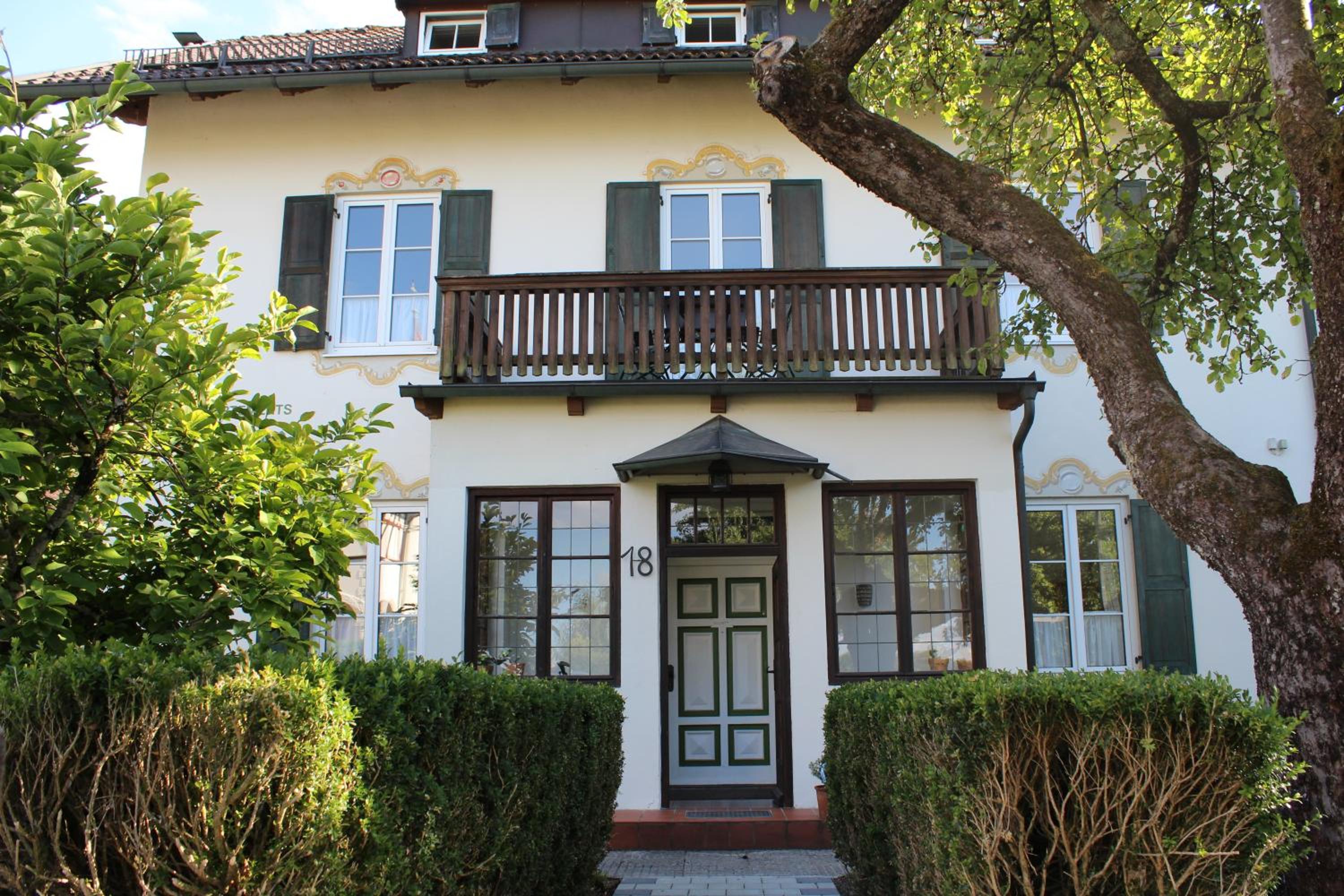 Villa Waldfrieden - Ferienwohnungen und -Haus view 5