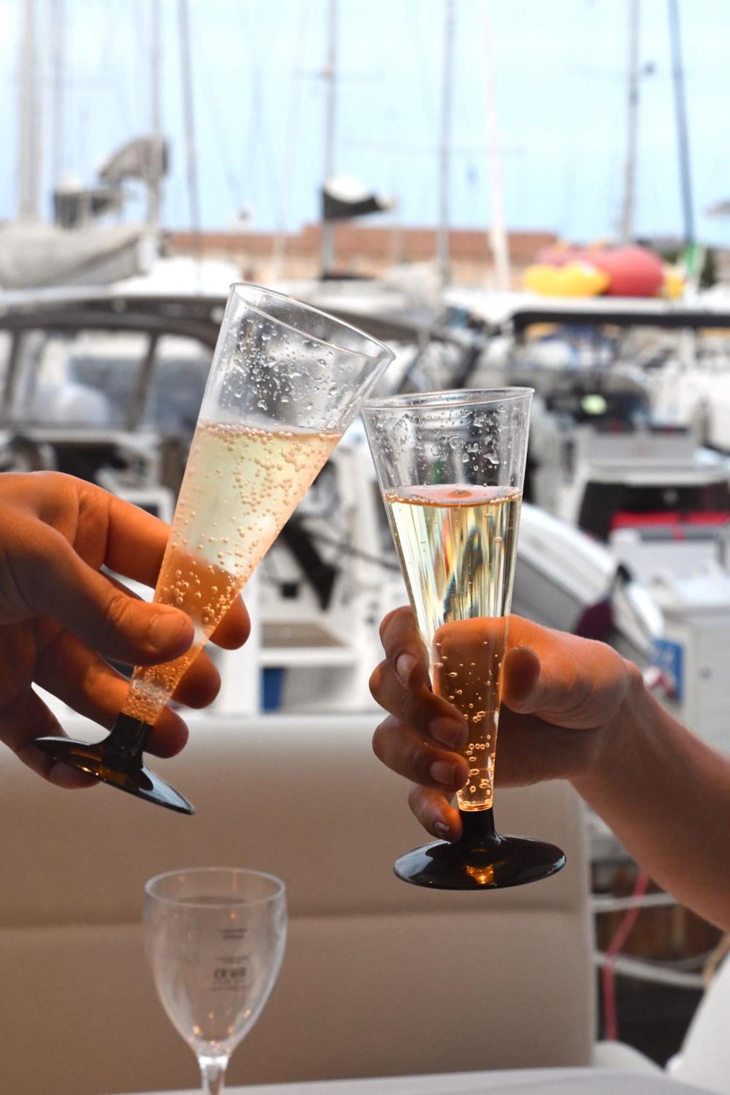 Hotel Luxury Yacht "Amato" - Image 1