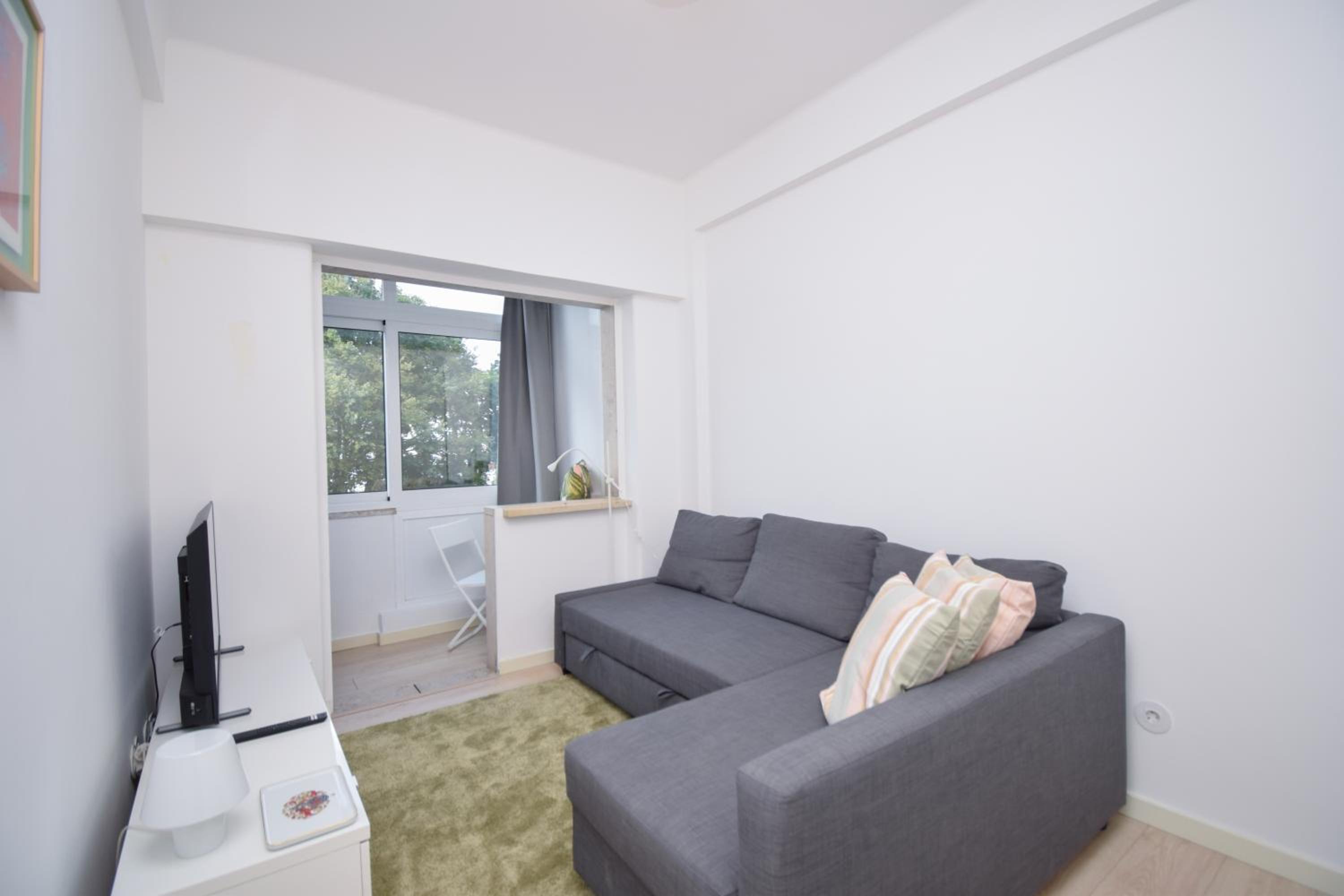 Cozy apartament in Lisbon view 2