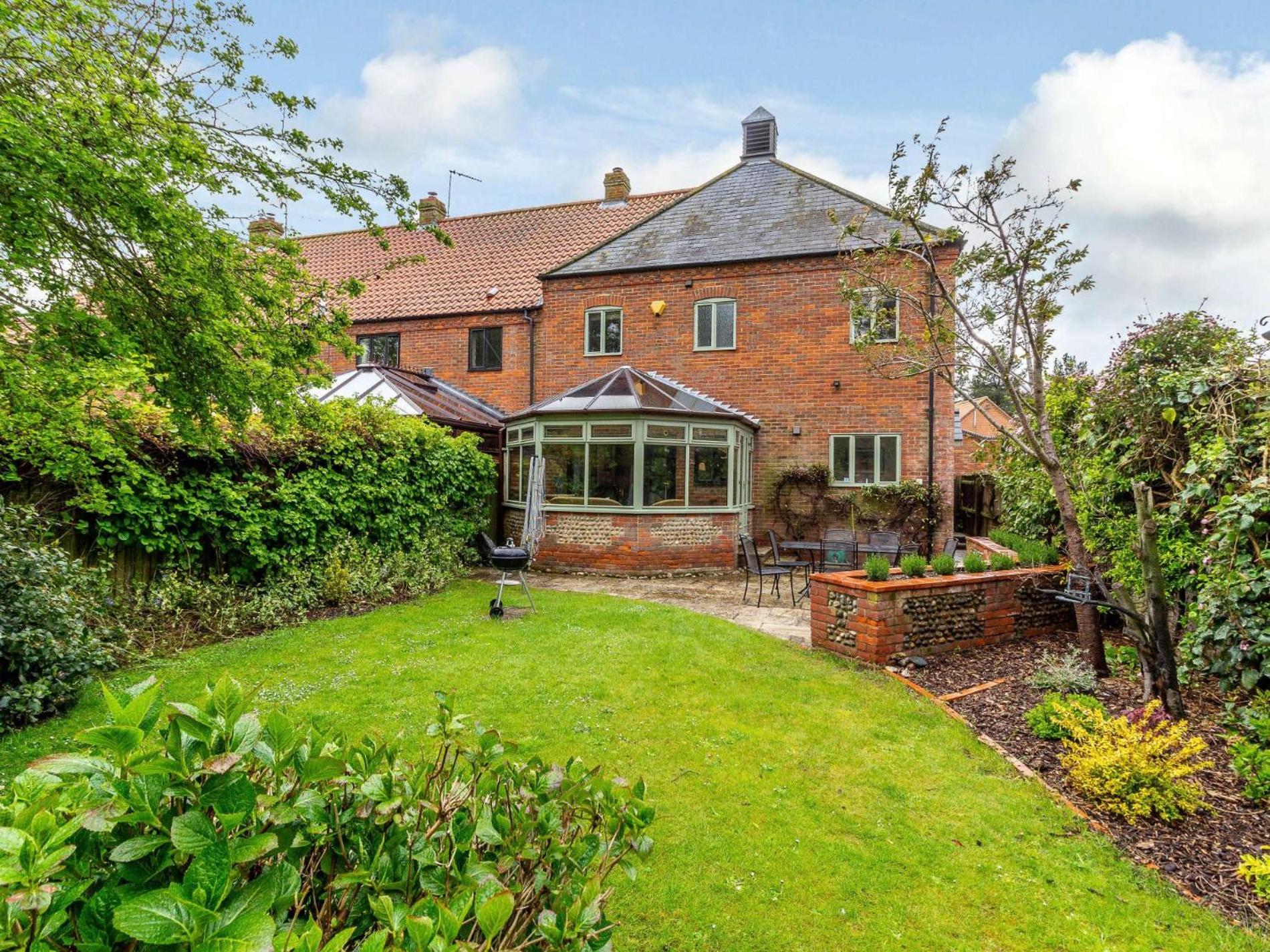 4 Bed in Burnham Deepdale oc-kt113 view 4