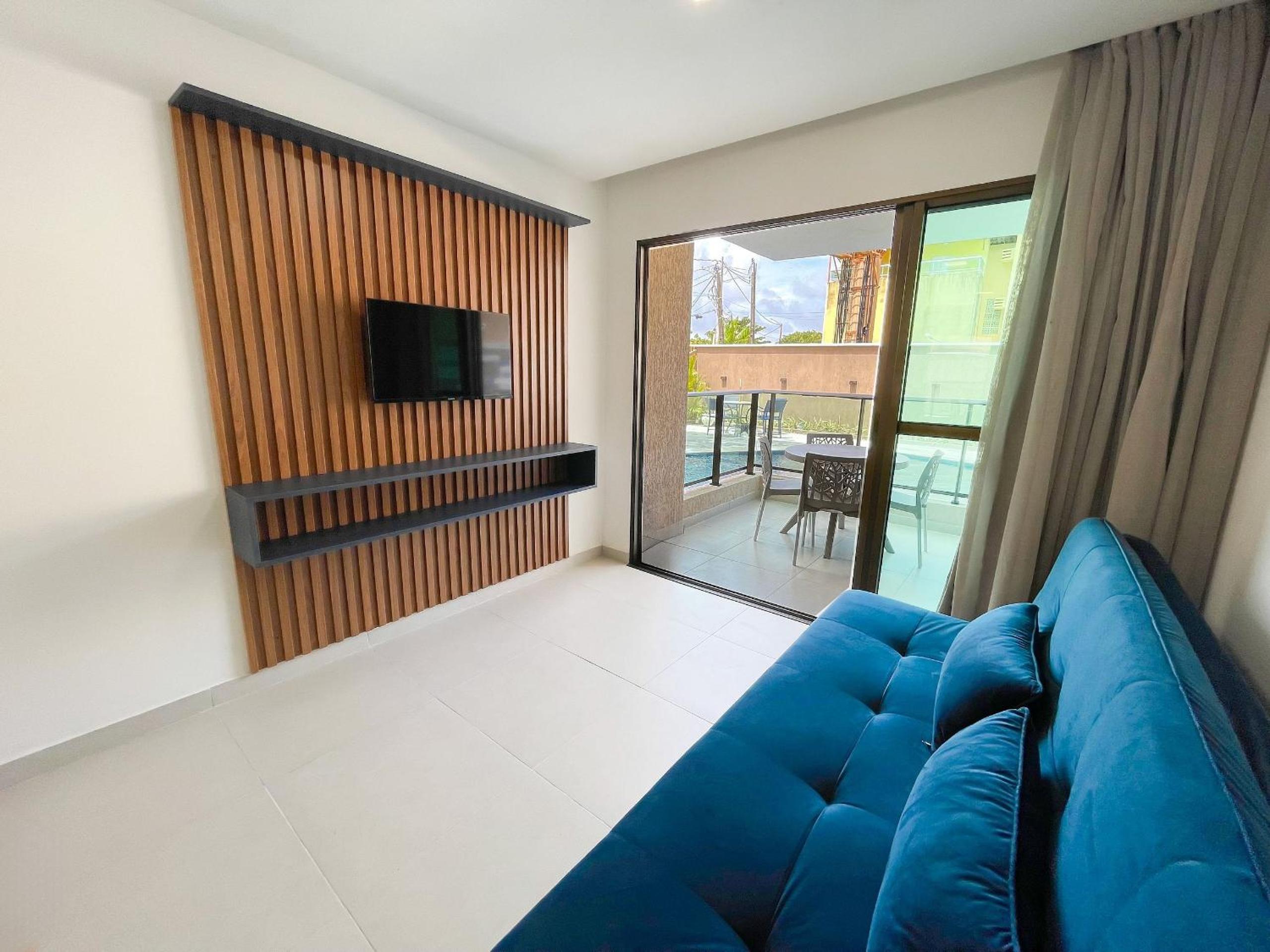 Tangaroa Flats #208 - Quadruple Flat by Carpediem
