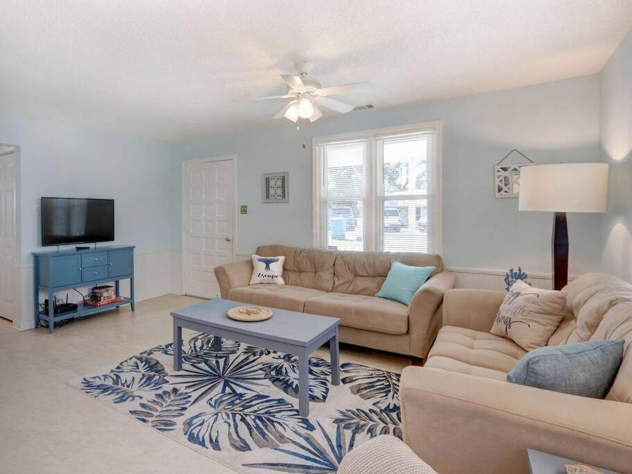 Marsh Magic- 2 Bed 1 Bath Beach House w/Marsh View view 4
